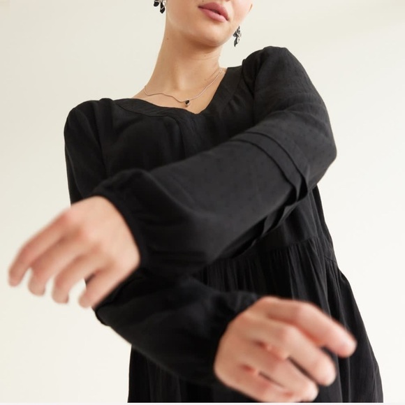 Reitmans - Long-Sleeve V-Neck Tunic with Tiered Hem - Picture 3 of 8